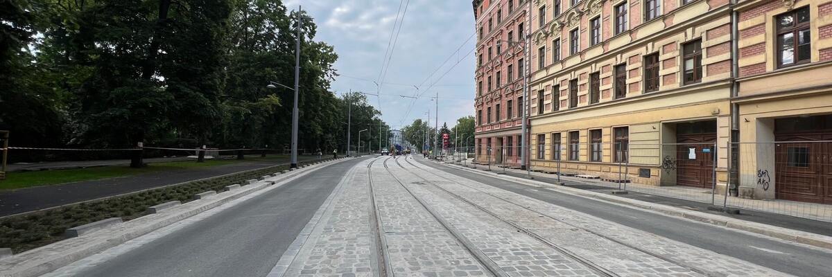 Remont Pomorskiej na finiszu. Ulica otwarta dla samochodów i pieszych, rowerzyści muszą poczekać