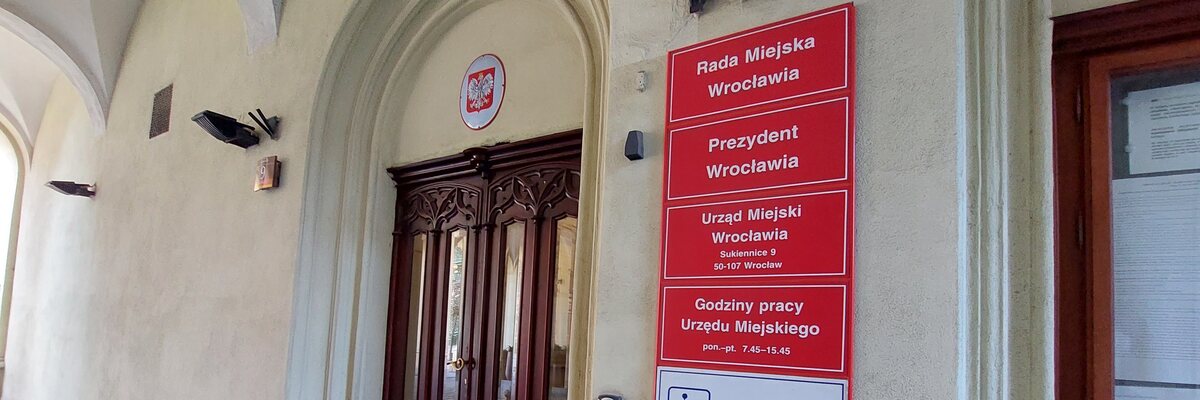 Mieszkańcy mogą zabrać głos na sesji Rady Miejskiej Wrocławia. Jakie warunki trzeba spełnić?