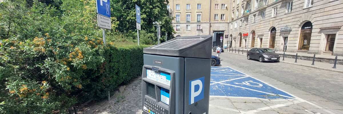 Wrocław: Od poniedziałku rosną stawki opłat dodatkowych za parkowanie [NOWE KWOTY]