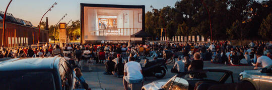 Rusza bezpłatne kino plenerowe przy Grabiszyńskiej. Wiemy, jakie filmy pokaże [REPERTUAR]