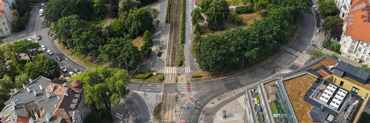 Remont jezdni na Powstańców Śląskich. A co z samym Rondem?
