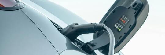 Szwedzki koncern samochodowy postawi w centrum Wrocławia szybkie ładowarki do elektryków
