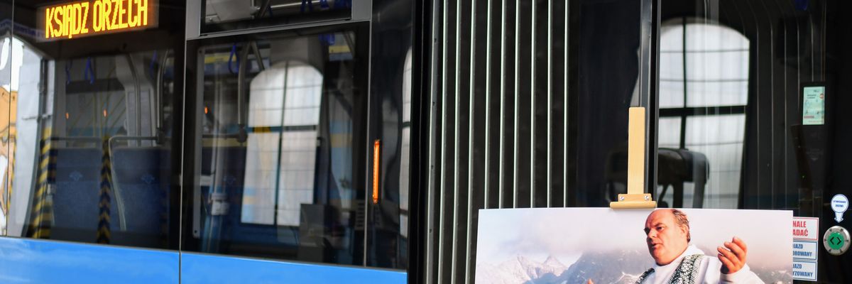 Tramwaj „Ksiądz Orzech” już jeździ po Wrocławiu [ZDJĘCIA]
