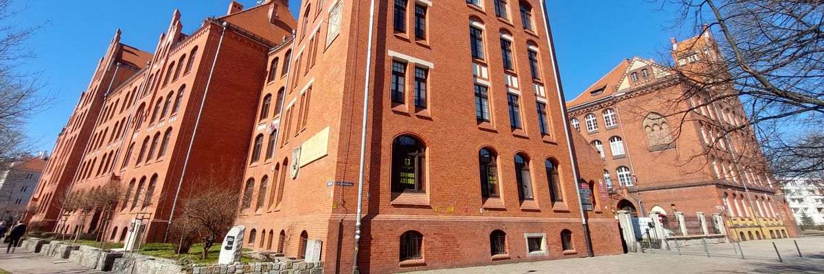 Ruszyła rekrutacja do wrocławskich szkół średnich i branżowych. Jakie są warunki przyjęcia?