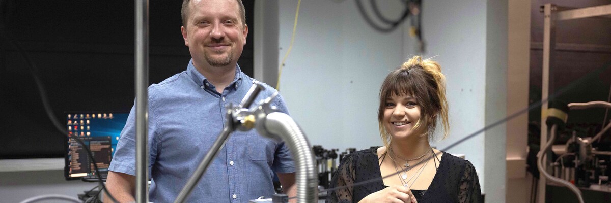Przełomowy eksperyment w laboratorium Politechniki Wrocławskiej opisany w „Nature Photonics”