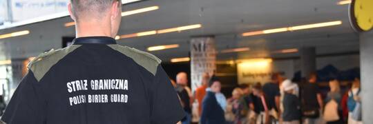 40-latek wywołał alarm na wrocławskim lotnisku. „Mówiłem o mojej żonie”