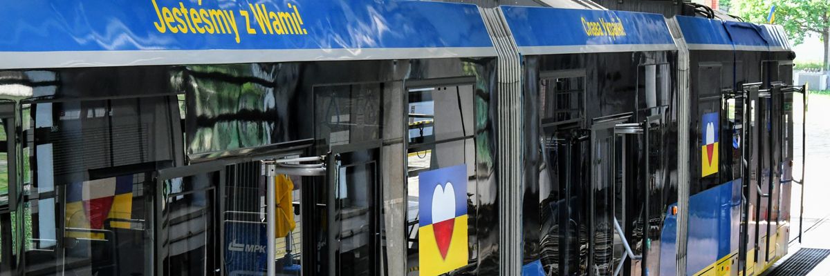„Slava Ukraini” na wrocławskim tramwaju. Tak MPK uhonorowało obrońców Ukrainy [ZDJĘCIA]