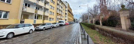 Wrocław: Ważna zmiana dla kierowców na Teatralnej. Za „jazdę na pamięć” będzie mandat