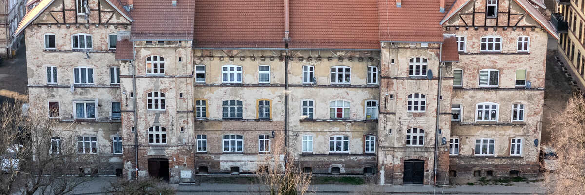Wrocław wyda 50 mln zł na doprowadzenie do porządku kamienic na Brochowie. Te budynki zostaną wyremontowane [ZDJĘCIA, LISTA]