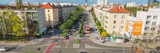 Jest przetarg na remont ul. Gajowickiej. Wróci z dwoma buspasami i drogą rowerową [WIZUALIZACJA]