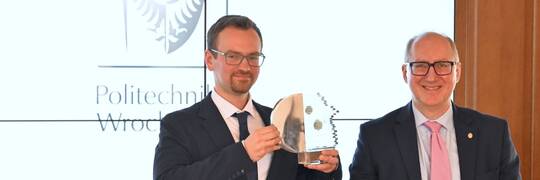 Politechnika Wrocławska: dr Tobias Dornheim z Drezna odebrał Nagrodę im. Stanisława Lema