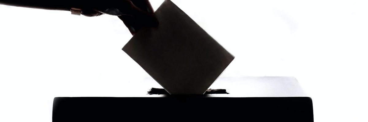 100% frekwencji w komisji przy Świstackiego? Znów ktoś źle podliczył?