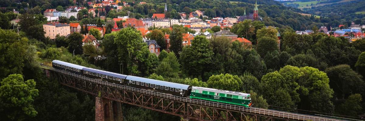 Pociągiem retro po Dolnym Śląsku. Są jeszcze bilety na pierwsze wakacyjne przejazdy
