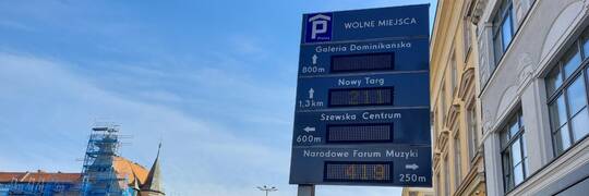 Parkowanie w centrum Wrocławia. Gdzie i za ile można zaparkować? [WAKACJE 2025]