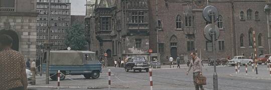 Kiedy na Rynku był mięsny i parking dla aut. Tak wyglądało lato we Wrocławiu lat 60-tych [STARE ZDJĘCIA]