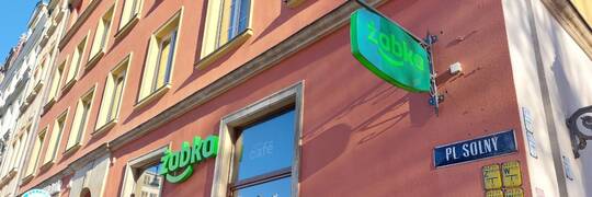 Nowa usługa Żabki we Wrocławiu. Po bułkę i loda nie trzeba będzie nawet schodzić na dół