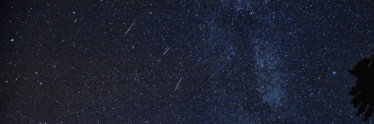 Dziś Noc Perseidów 2025. Jak oglądać „spadające gwiazdy”?