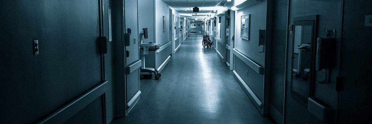 Oława: Atak na lekarza w szpitalu. Napastnik go dusił i okładał po głowie