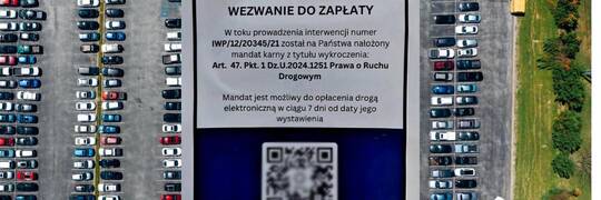 Wrocław: Ktoś wkłada kierowcom za wycieraczkę fałszywe mandaty