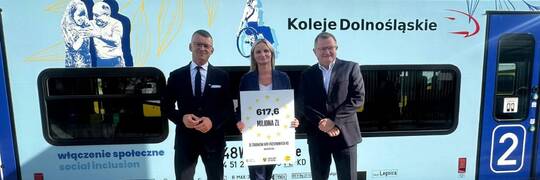 Już nie tylko żółto-czarne. Koleje Dolnośląskie wypuściły pociągi pomalowane na niebiesko