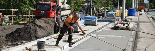Tramwaje wracają na Klecinę. Kończy się budowa mijanki na Przyjaźni [ZDJĘCIA]