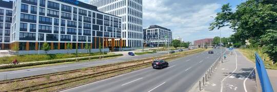Wrocław: 26-letni kierowca najechał policjantowi na stopę. Prokuratura: wielokrotnie prowadził po narkotykach