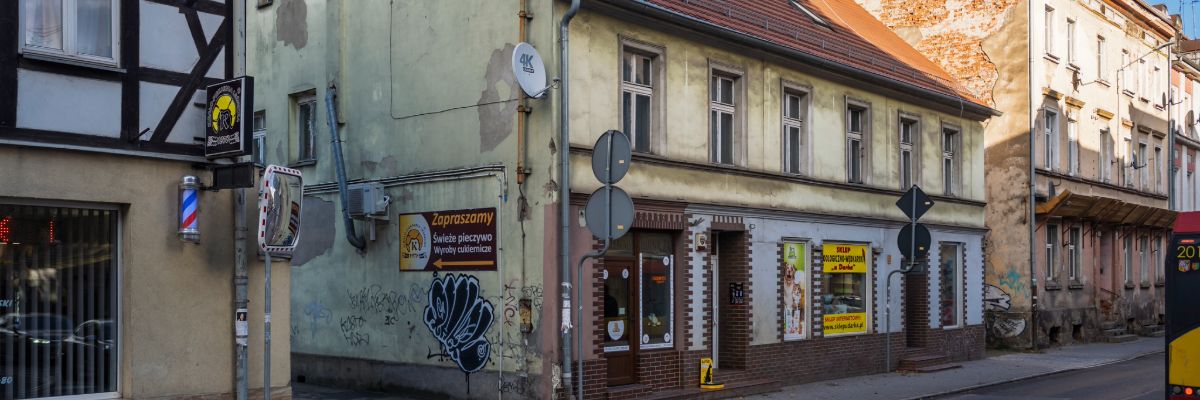 Wrocław: Miasto zainwestuje 40 mln zł w leśnickie kamienice. Osiedle ma przejść metamorfozę