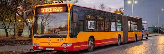 Streetbus znów kursuje po Wrocławiu. Jaką trasą jeździ autobus dla bezdomnych?