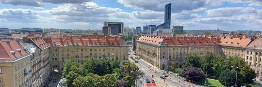 Turyści przyjeżdżają do Wrocławia głównie samochodem. Wiedzę o mieście czerpią z od znajomych i z Internetu