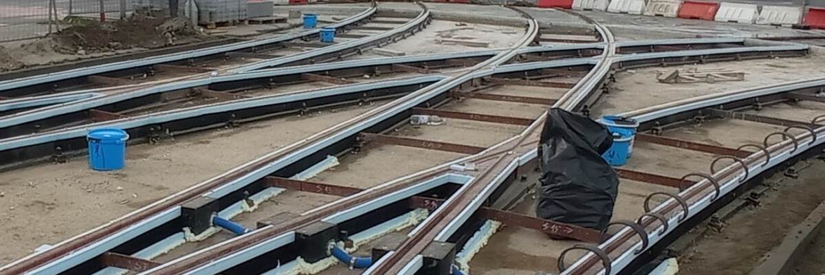 Remont na Piłsudskiego: 7 linii tramwajowych jeździ objazdami