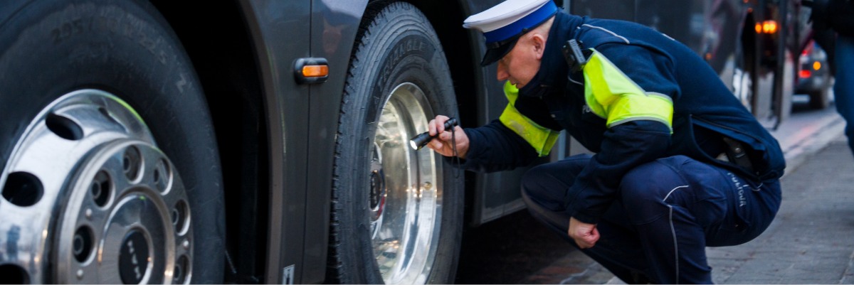 Na Dolnym Śląsku ruszają ferie. Jak zorganizować kontrolę autobusu szkolnego?