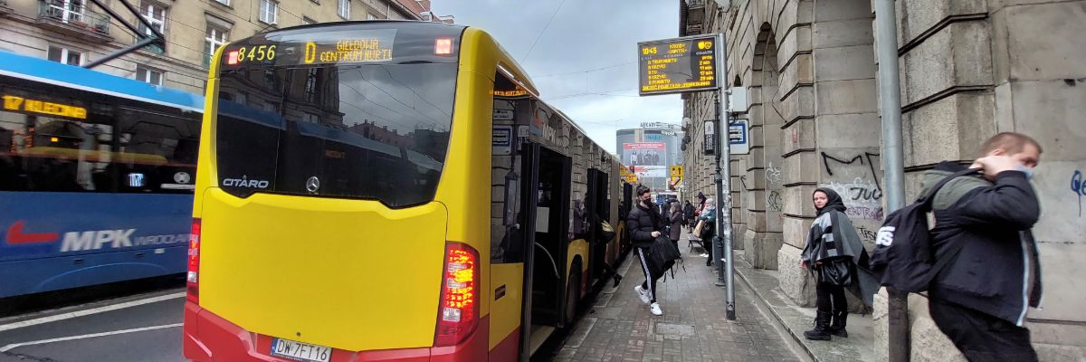 Powstańców Śląskich otwarta, a autobusy A i D nadal jeżdżą objazdem. Dlaczego i jak długo?