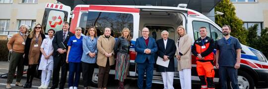 Dwa samorządy zrzuciły się nowy ambulans dla wrocławskiego szpitala