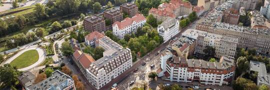 Wrocław: Rewitalizacja kompleksu po szpitalu przy Traugutta. Deweloper ujawnia szczegóły [WIZUALIZACJE]