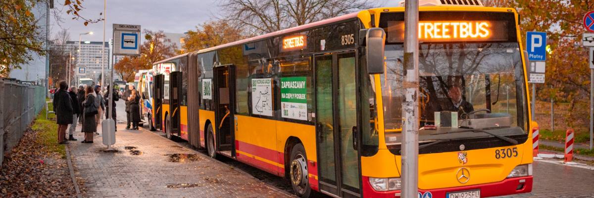 Streetbus zjechał do zajezdni. Mobilny punkt pomocy znika z ulic Wrocławia