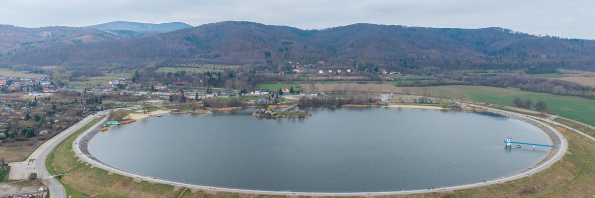 Pociągiem w Góry Sowie i nad „Polskie Como”. Sprawdzamy postępy rewitalizacji linii kolejowej nr 318