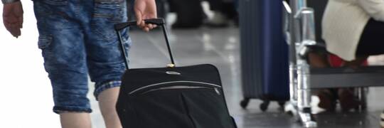 Wrocław: „Bombowy żart” zmusił 49-latka do zmiany planów urlopowych