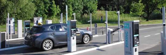 Nowe zasady parkowania przy Magnolii. Jak zmienił się parking? [ZOBACZ ZDJĘCIA]