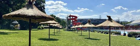 Odkryte baseny przy ul. Wejherowskiej już otwarte. Zmieniło się, czekają palmy, leżaki i nauka pływania [ZOBACZ GALERIĘ]