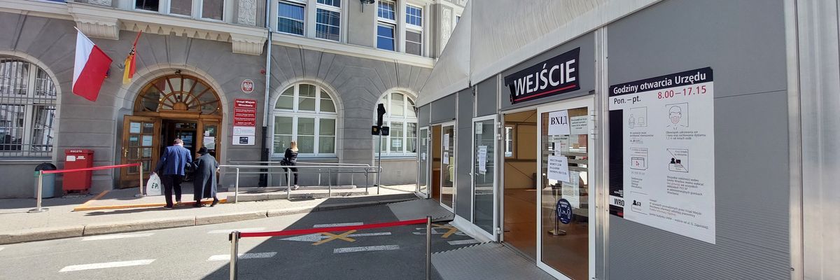 Wakacje w urzędzie miejskim. Urzędnicy zamkną okienka dwie godziny wcześniej
