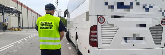 Wrocław: Autobus na łysych oponach miał wieźć dzieci na kolonię