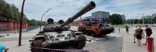 Ślady wojny we Wrocławiu. Przy Grabiszyńskiej można zobaczyć zniszczone rosyjskie czołgi [ZDJĘCIA]